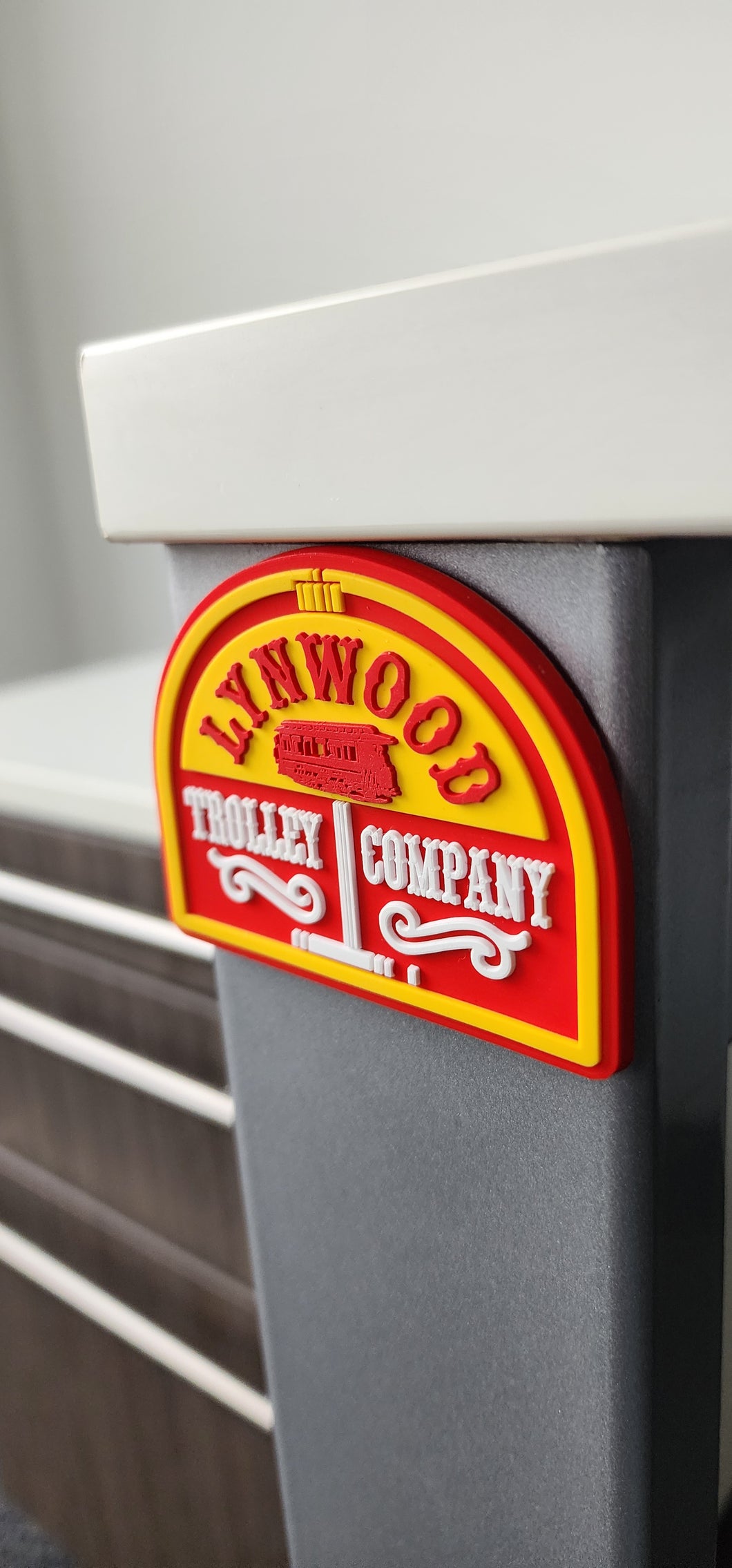 Lynwood Trolley Magnet